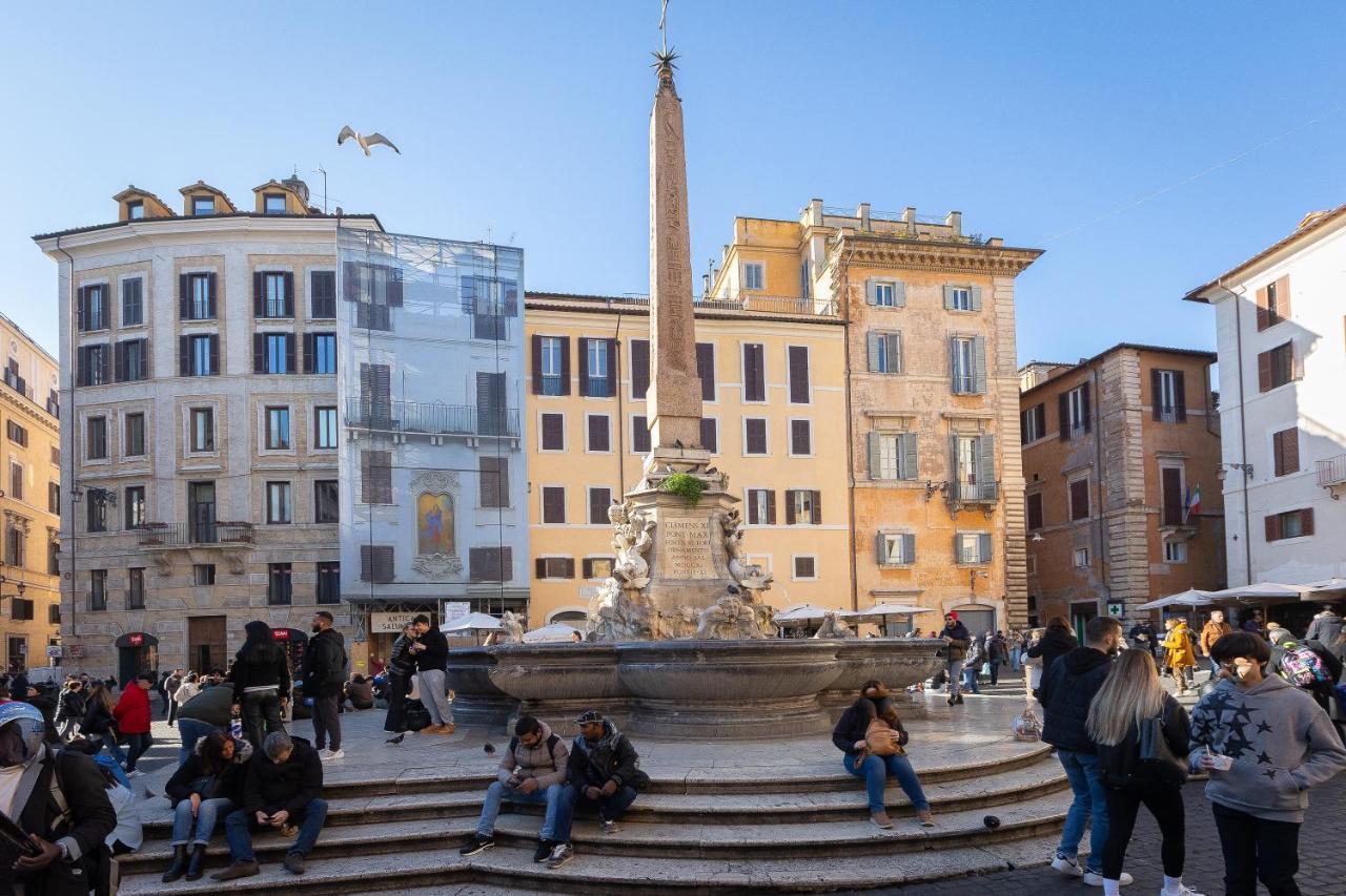Pantheon By In Apartment Rom