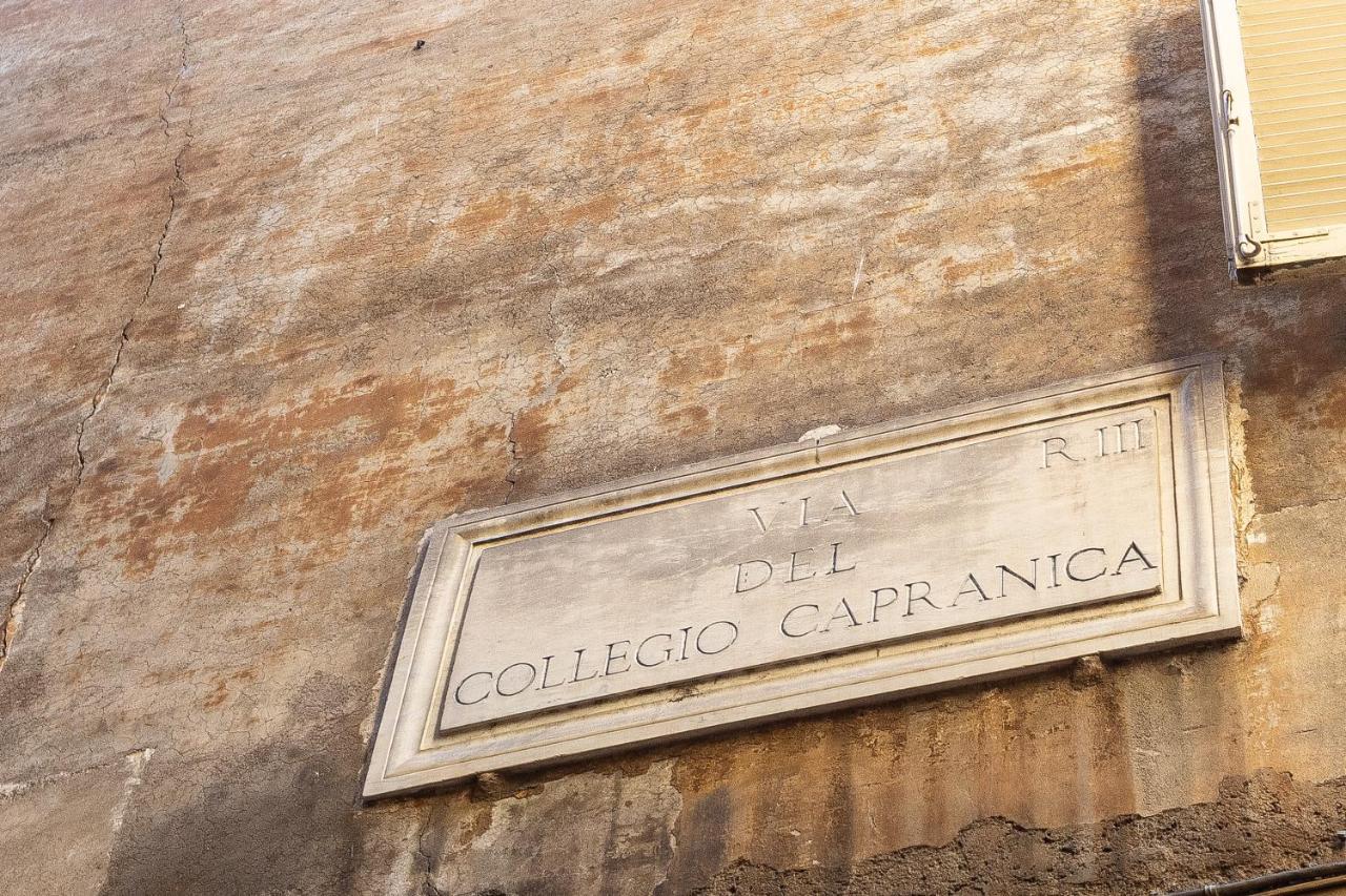 Pantheon By In *