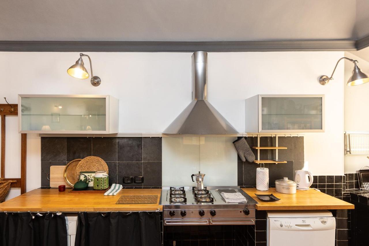 Pantheon By In Apartment Rom