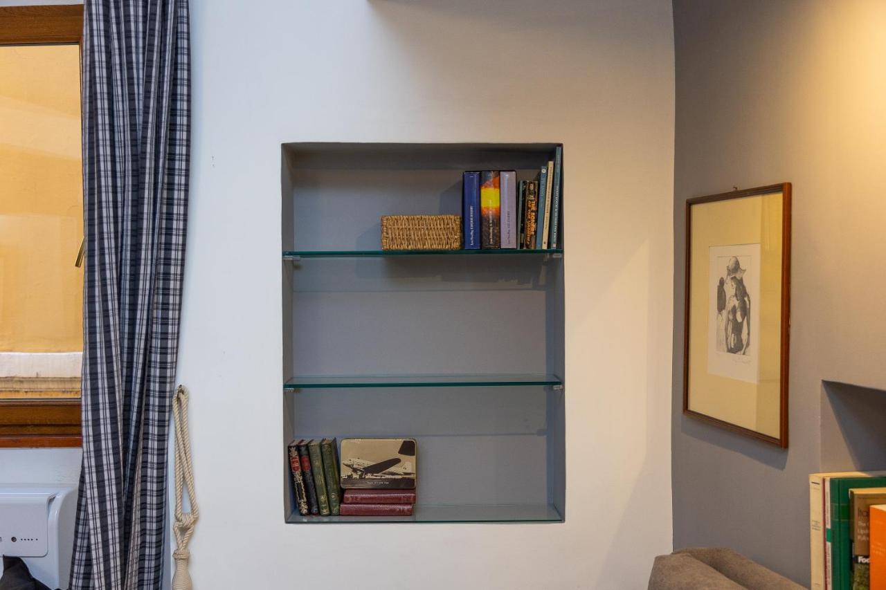 Apartment Pantheon By In