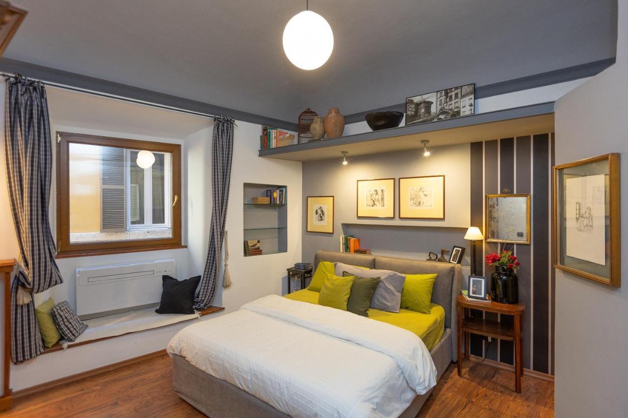 Pantheon By In Apartment Rom