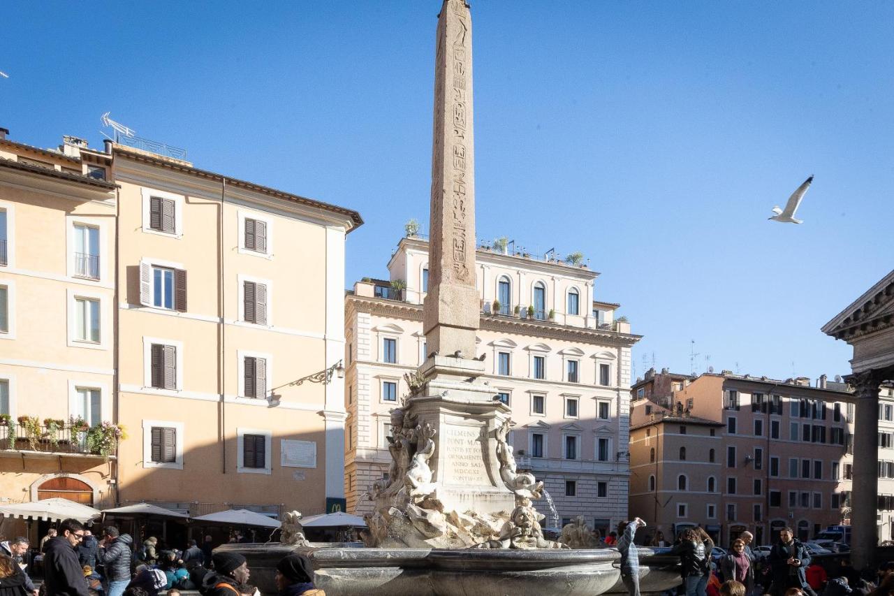 Pantheon By In Rom